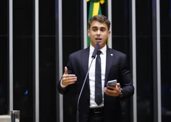 Nikolas Ferreira denuncia aumento da violência e critica cortes na segurança pública no governo Lula