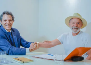 Coppolla critica política econômica de Lula: “Descontrole fiscal afunda o real e mercado perde confiança”