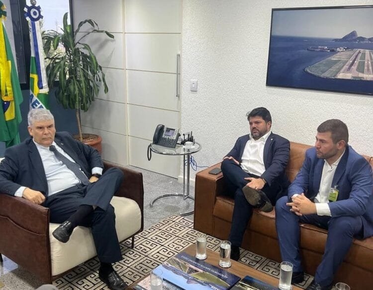 Márcio Corrêa e Amilton Filho pressionam Infraero por conclusão do Aeroporto de Anápolis