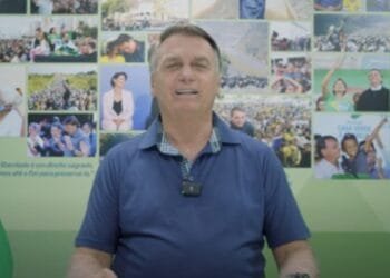 Bolsonaro exalta Milley, critica Lula e STF, e pede anistia a presos do 8 de janeiro em discurso ao CPAC Argentina