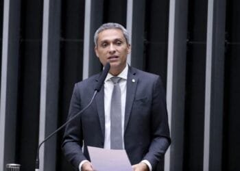 Gustavo Gayer denuncia STF e governo Lula: “Regime rouba nosso futuro e destrói a democracia”