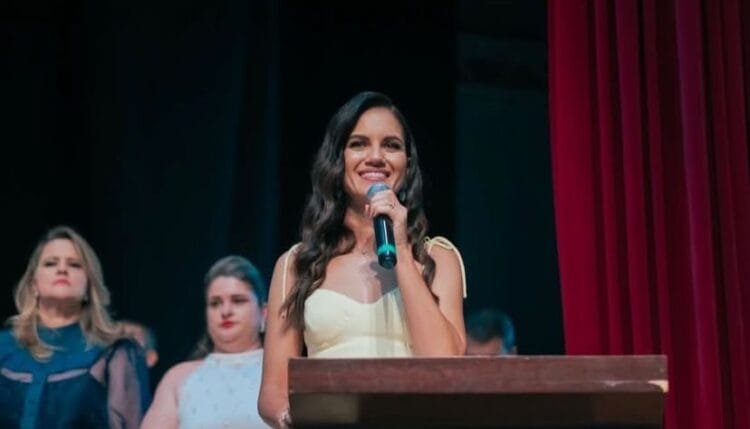 Primeira-dama Carla Corrêa: ‘A população merece dignidade, não apenas cesta básica’