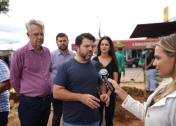‘Não aceitaremos o abandono’: Márcio Corrêa interdita escolas municipais em estado crítico