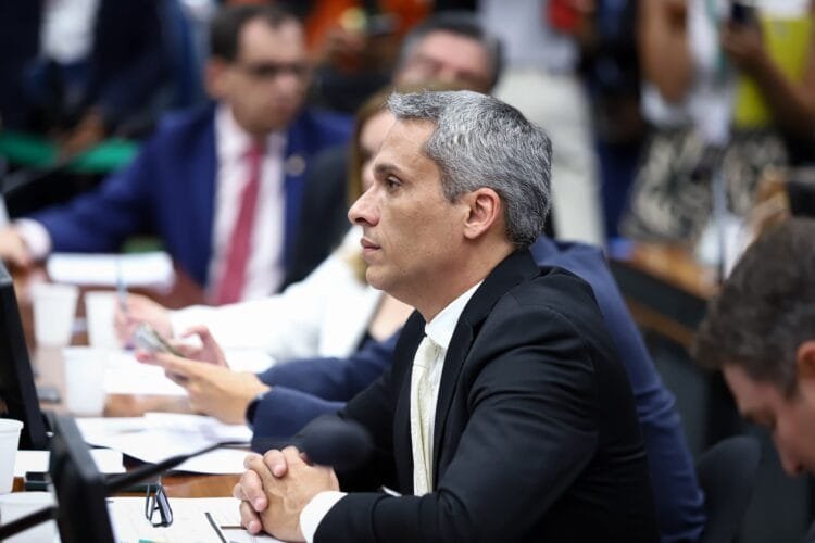 Gustato Gayer apresenta decreto para derrubar resolução do Conanda sobre regulação pró-aborto