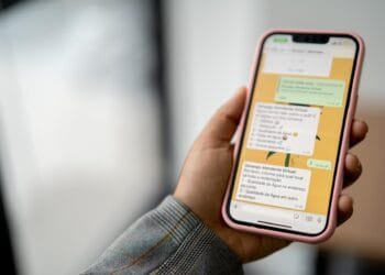 Água suja? Prefeito exige solução e lança canal direto para reclamações