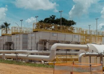 Saneago foge do debate e adia reunião com vereadores sobre crise da água turva em Anápolis