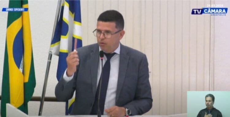 Vereador Wederson Lopes questiona rigor judicial contra mulher acusada de pichar estátua no 8 de janeiro