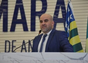 Vereador José Fernandes defende Walter Vosgrau e acusa gestão anterior de ‘manchar caixões de sangue’ em Anápolis