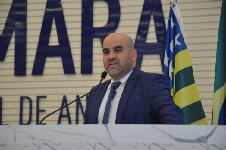 Vereador José Fernandes defende Walter Vosgrau e acusa gestão anterior de ‘manchar caixões de sangue’ em Anápolis