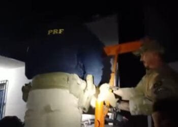 PRF apreende 150 tabletes de supermaconha escondidos em pulverizador agrícola em Goiás