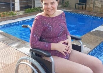 Anapolina promove rifa solidária para custear tratamento após acidente que a deixou paraplégica