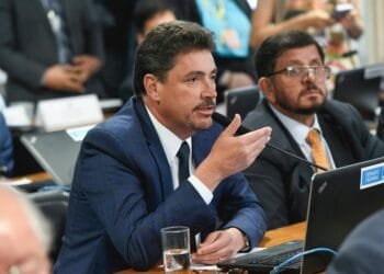 Wilder Morais é o único senador goiano a assinar a CPMI contra os descontos no INSS