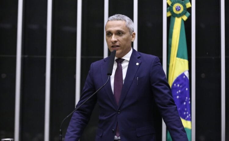 Liberdade de Expressão em pauta – Projeto relatado por Gustavo Gayer é aprovado na Comissão de Comunicação da Câmara