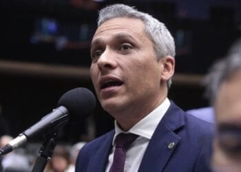 Deputado Gayer denuncia manobra com recursos da Itaipu e aciona TCU, Ministério e Congresso