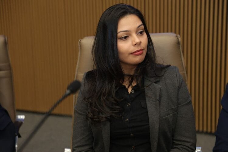 Jornalista Amanda Caixeta alerta para riscos à liberdade de expressão após STF derrubar artigo do Marco Civil da Internet