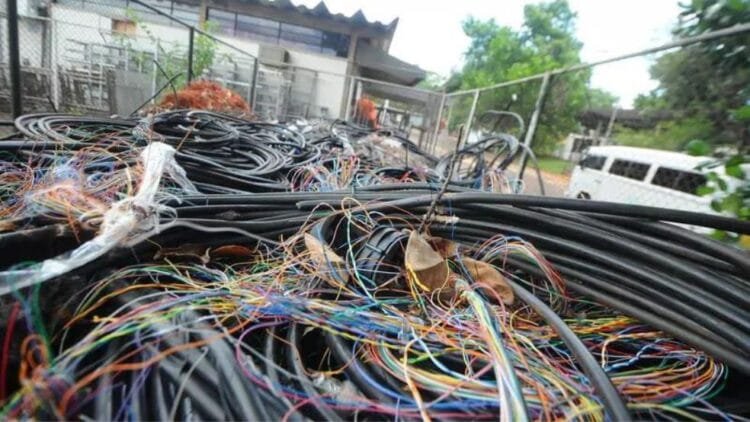 URGENTE: Câmara dá duro recado para quem roubar cabos de energia elétrica ou telecomunicações
