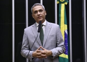 Deputado Gayer está entre os 10 políticos mais influentes do Brasil nas redes sociais, revela levantamento da Folha