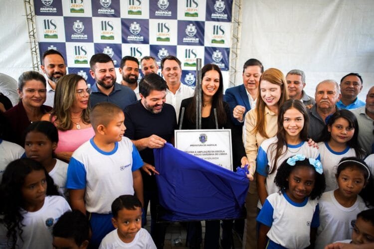 “Aluno não aprende com fome”: Márcio Corrêa reinaugura escola e lança programa Merenda Nota 10 em Anápolis
