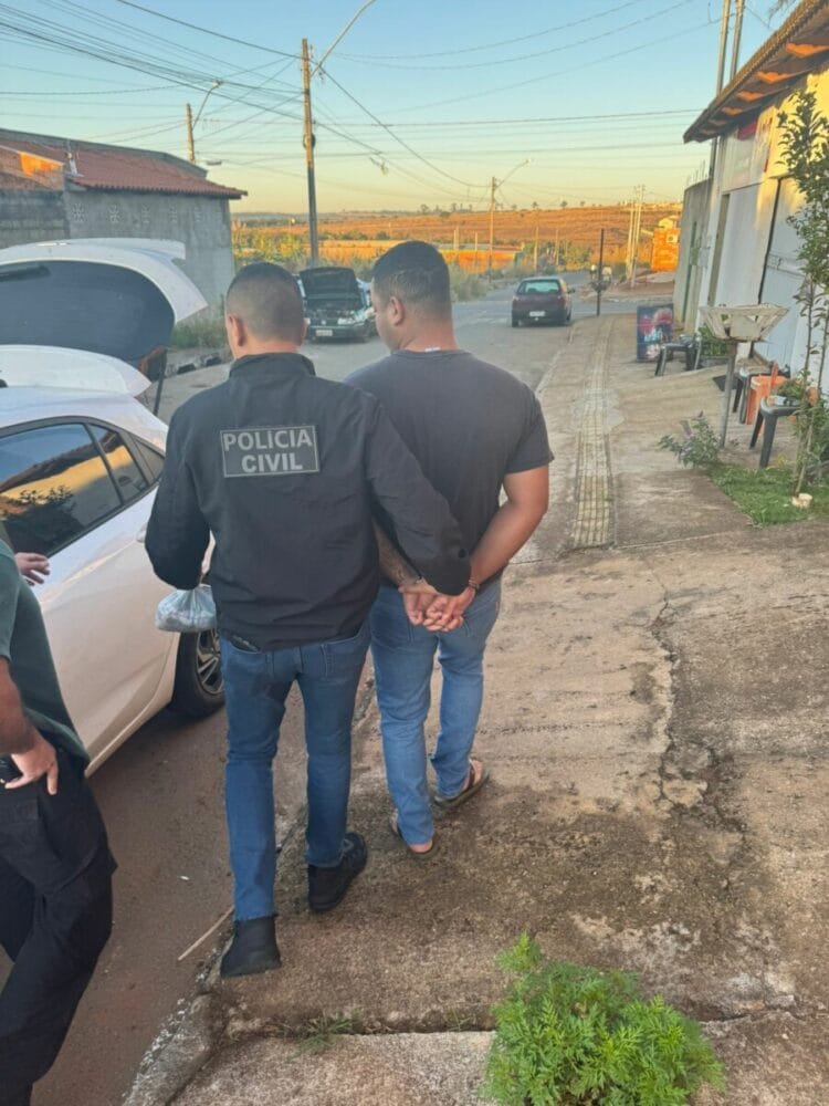 Polícia Civil prende líder de torcida organizada acusado de ataque a torcedor com criança em Goiânia