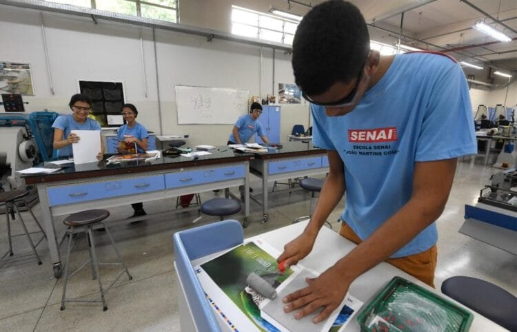 Jovem Aprendiz: SENAI oferece mais de 53 mil vagas para estudantes no segundo semestre de 2025