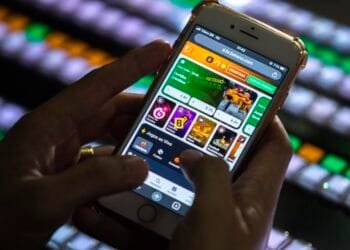 Apostas em bets adiam ingresso de 1 em cada 3 jovens no ensino superior privado