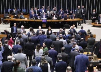 Câmara aprova uso de R$ 30 bilhões do Fundo Social para apoiar agricultores atingidos por calamidades