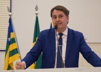 “Indignação e perplexidade”: Vereador Jean Carlos critica prisão domiciliar de Bolsonaro e alerta para riscos à democracia