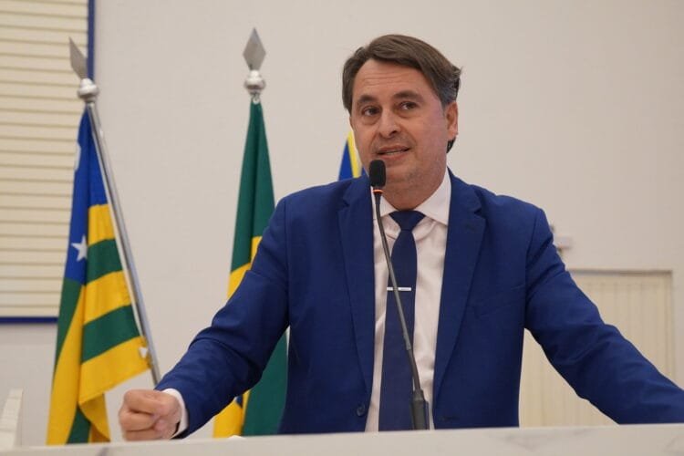 “Indignação e perplexidade”: Vereador Jean Carlos critica prisão domiciliar de Bolsonaro e alerta para riscos à democracia