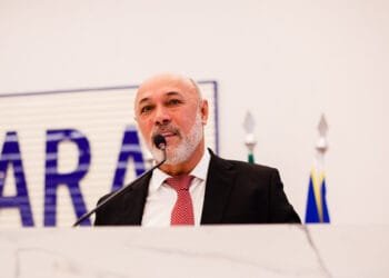 Vereador Jakson Charles propõe programas de conscientização para combater violência contra mulheres em Anápolis