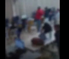 VÍDEO: Professor agride aluno com empurrões e chutes dentro de sala de aula
