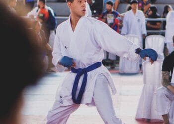 De Anápolis para Dublin: jovem de 19 anos disputa campeonato internacional de karatê na Irlanda