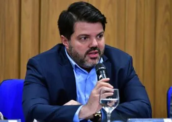 De herança fiscal à revolução logística: Prefeito de Anápolis une forças com Estado para destravar aeroporto de cargas e reformular transporte público
