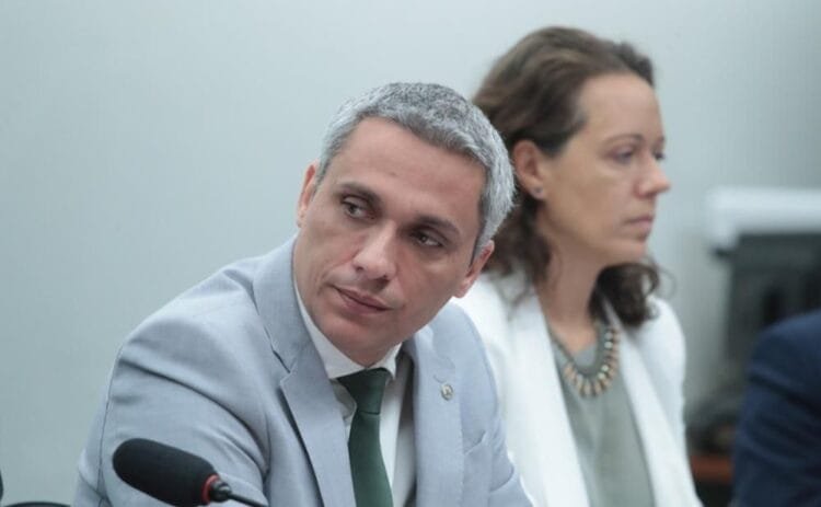 Gayer aciona TCU para investigar repasses bilionários da AGU