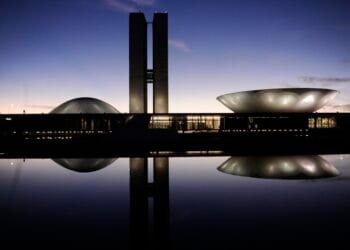 Congresso inicia semana com foco em anistia, PEC da Blindagem e CPMI do INSS