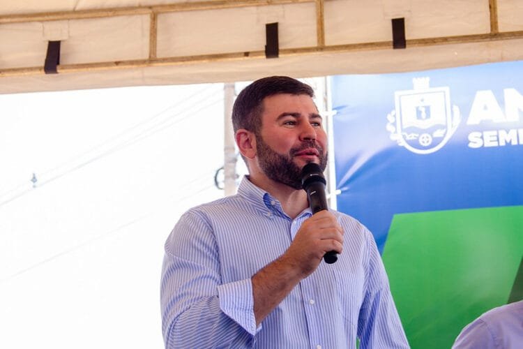 “A boa política está acontecendo na prática”, diz deputado ao confirmar R$ 10 milhões para recapeamento em Anápolis
