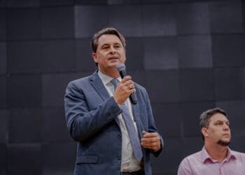 “Não podemos nos omitir de pensar no futuro”: Jean Carlos defende fiação subterrânea e cobra soluções para acabar com fios soltos em Anápolis