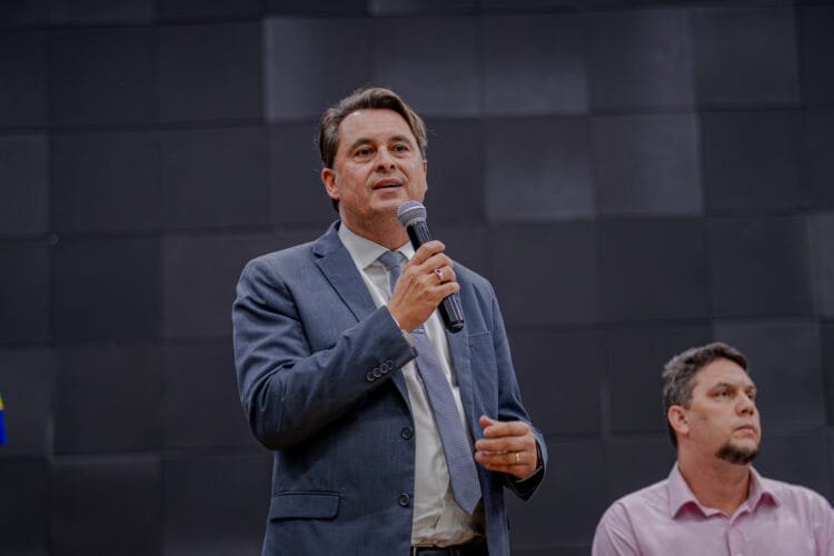 “Não podemos nos omitir de pensar no futuro”: Jean Carlos defende fiação subterrânea e cobra soluções para acabar com fios soltos em Anápolis
