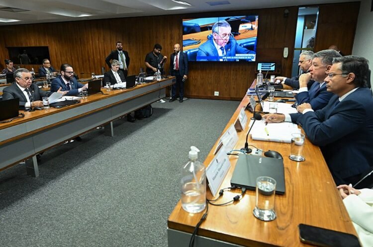 CPMI ouve ex-diretor de Governança do INSS Alexandre Guimarães na segunda