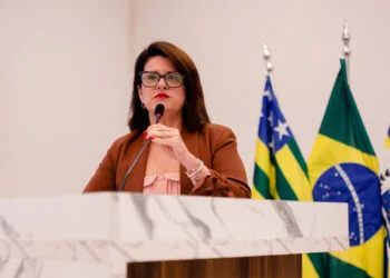 Prefeito atende pedido de Seliane e libera programa de castração em Anápolis