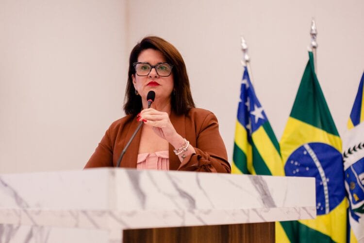 Prefeito atende pedido de Seliane e libera programa de castração em Anápolis