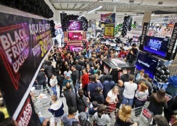 Especialista alerta: consumidor deve redobrar atenção com golpes e falsas promoções durante a Black Friday