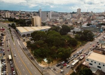 Anápolis se une em noite de fé e avivamento no movimento Anápolis On Fire