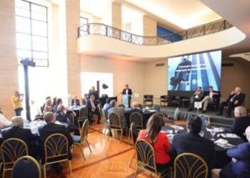 Empresários e parlamentares defendem reformas para destravar o empreendedorismo no país