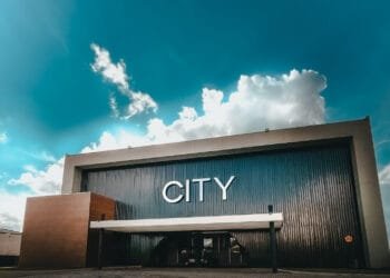 “Família não se abandona”: Church City celebra a virada do ano com culto especial