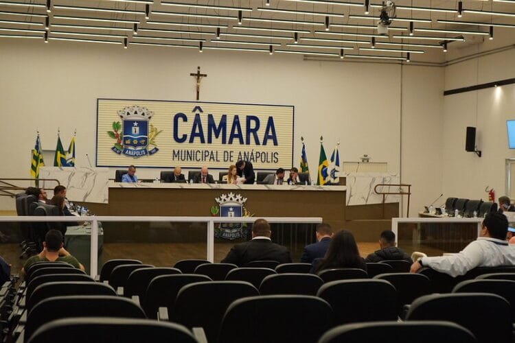 Câmara de Anápolis aprova subsídio e isenção fiscal para garantir operação do transporte coletivo