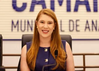 Aniversário beneficente de Andreia Rezende leva serviços gratuitos e almoço comunitário à Alexandrina