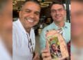 Flávio Bolsonaro agradece homenagem em frigorífico de Goiânia e ganha picanha com seu nome