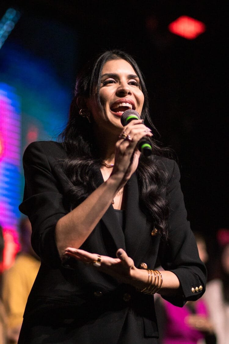 À luz de Jeremias 29, a fé é apresentada como um convite à responsabilidade, à obediência e à decisão de viver plenamente, mesmo em tempos difíceis