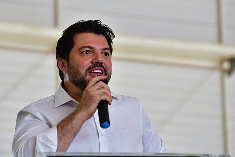 “Estamos resolvendo o déficit habitacional com parceria e investimento social”, diz Márcio Corrêa