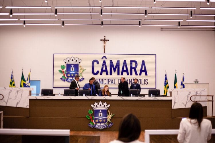 “Torcedor prostituto por torcer por todos os times”, diz vereador em tom descontraído durante debate sobre clássico